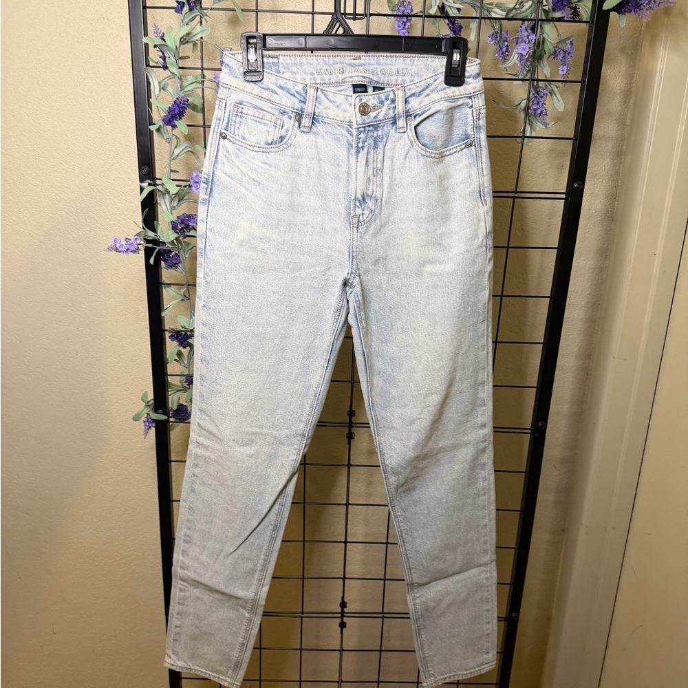 American Eagle Outfitters Light Wash Women’s Jeans